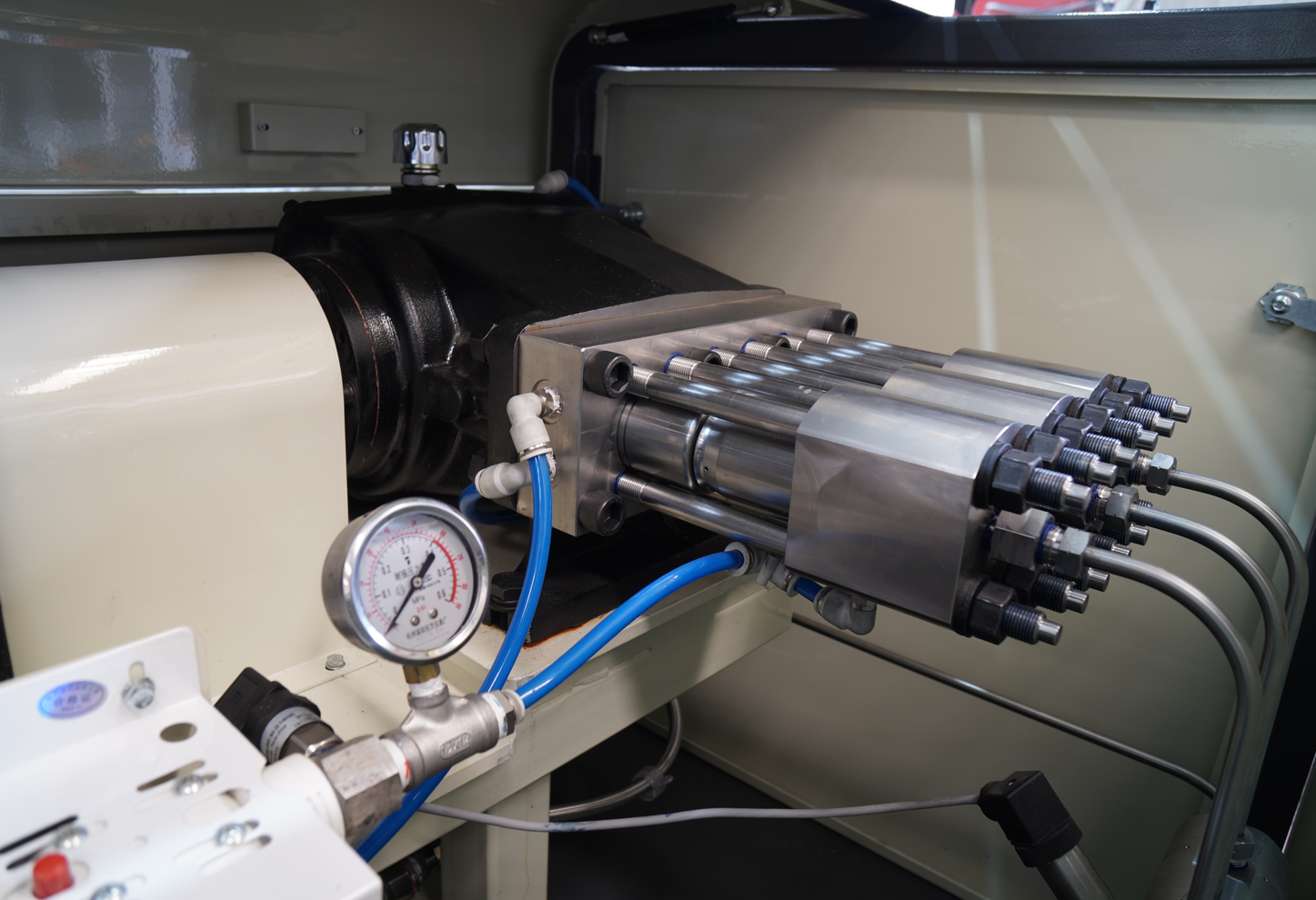 Pompes à jet d'eau à ultra haute pression à entraînement direct servo à économie d'énergie de nouvelle conception